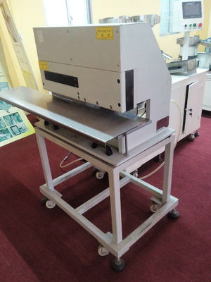 0.4mpa কাজের চাপ উচ্চ গতির পিসিবি ভি কাট মেশিন L460 মিমি